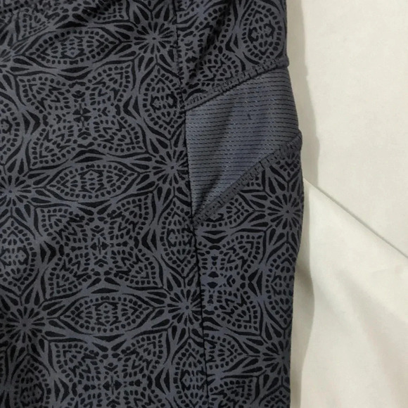 Athleta Printed Bare To Run Knicker, Color Asphalt Starfruit Size XS - Picture 5 of 15